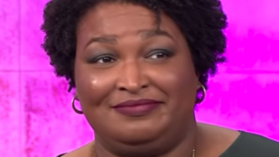 https://upload.wikimedia.org/wikipedia/commons/f/fe/Stacey_Abrams_2019.png