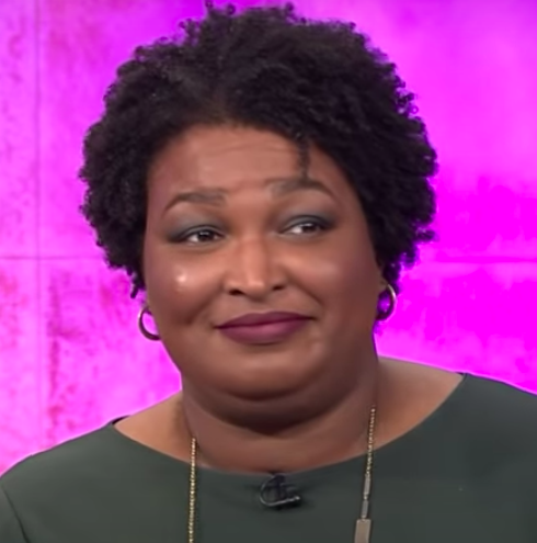 https://upload.wikimedia.org/wikipedia/commons/f/fe/Stacey_Abrams_2019.png