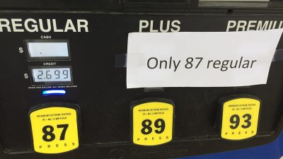 https://commons.wikimedia.org/wiki/File:Gas_Shortage_(37009146051).jpg