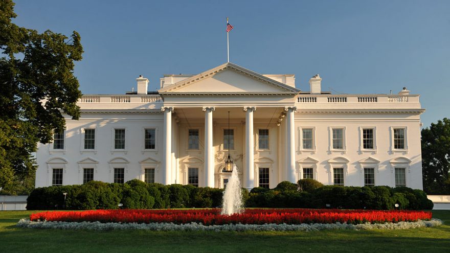 https://commons.wikimedia.org/wiki/File:White_House_Washington.JPG